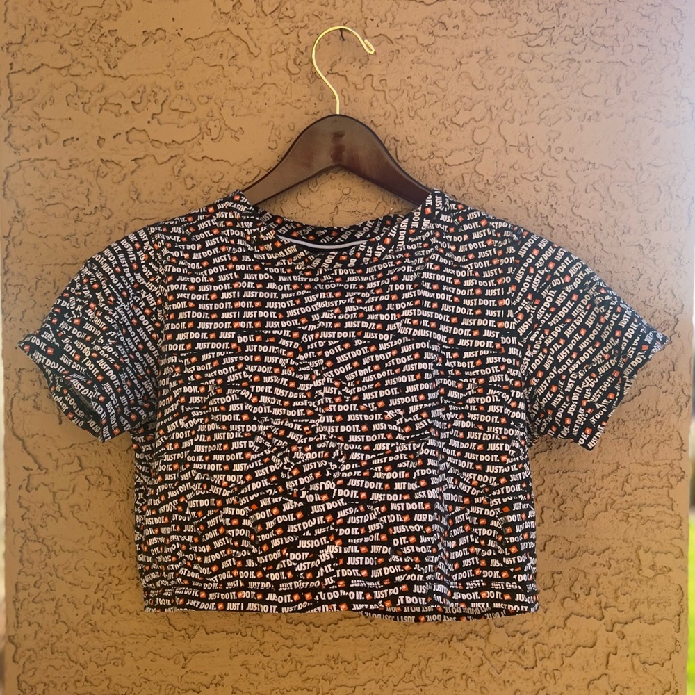 NIKE CROP TOP | Size S